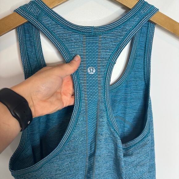 Lululemon Swiftly Tech Racerback Tank Top Seamless Knit Indian Ocean Blue Size 8 - Picture 4 of 5